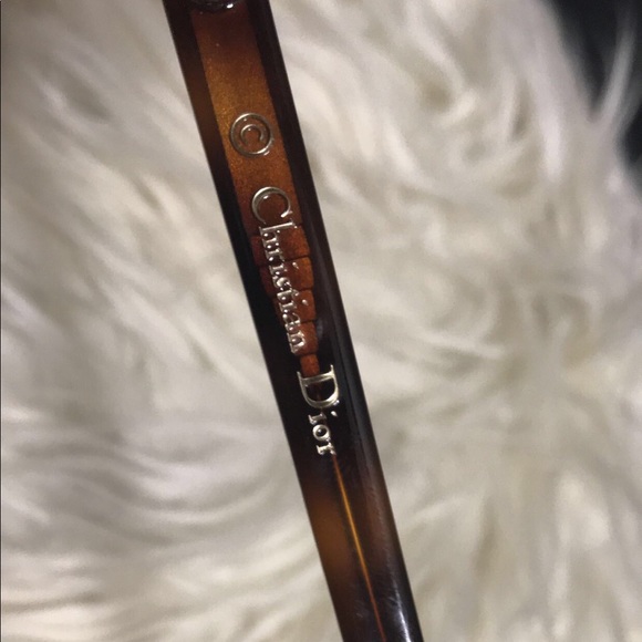 Sunglasses - Picture 5 of 8